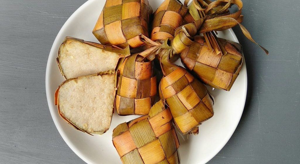 Sajian Ketupat Di Waktu Lebaran