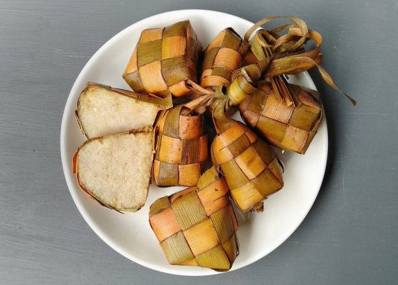 Sajian Ketupat Di Waktu Lebaran