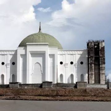 Mesjid Ini Terbuat Dari Batu Giok , Yuuk Intip Kemegahannya