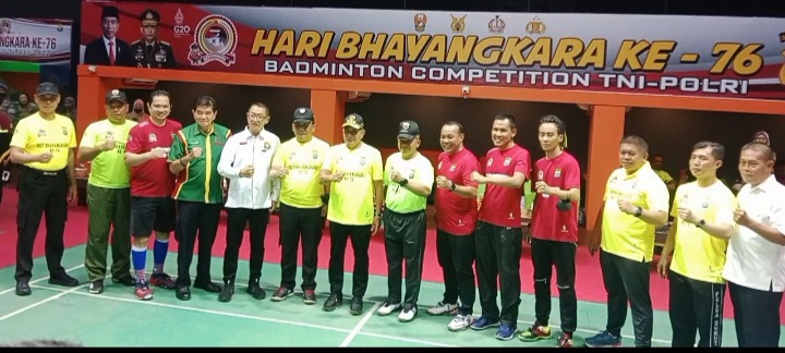 Kompetisi Badminton HUT Bhayangkara Ke 76 Dan Kodam I/BB Ke 72