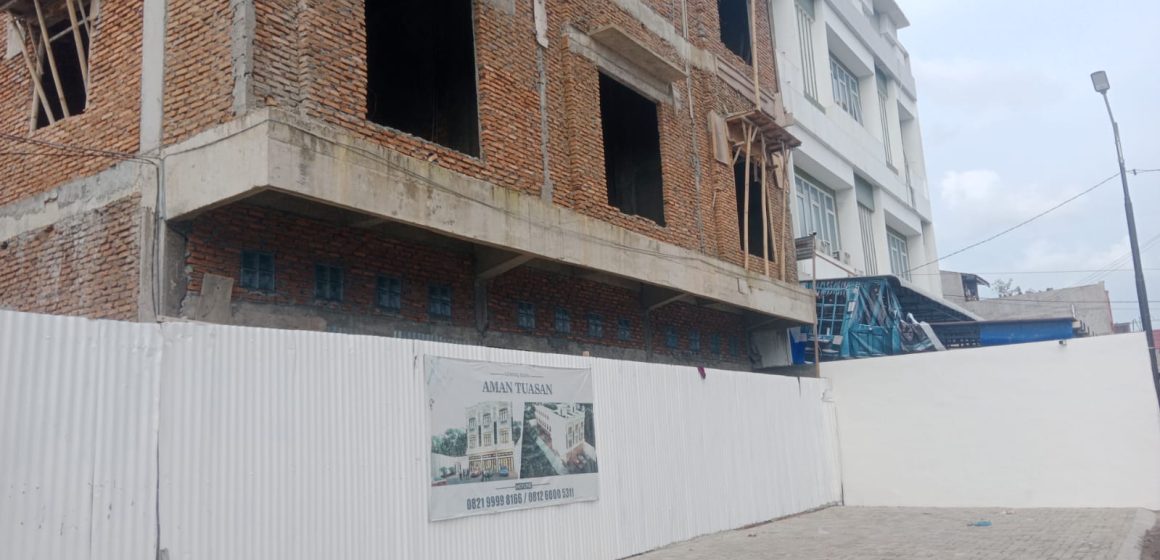 Tiga Unit Rumah Toko Diduga Berdiri Tanpa Izin