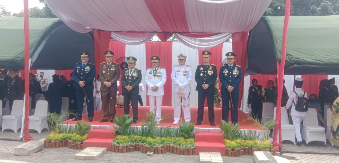 HUT ke-77 TNI “Gubernur Sumatera Utara Dan Kapoldasu Beri Suprise Untuk Pangdam I Bukit Barisan”