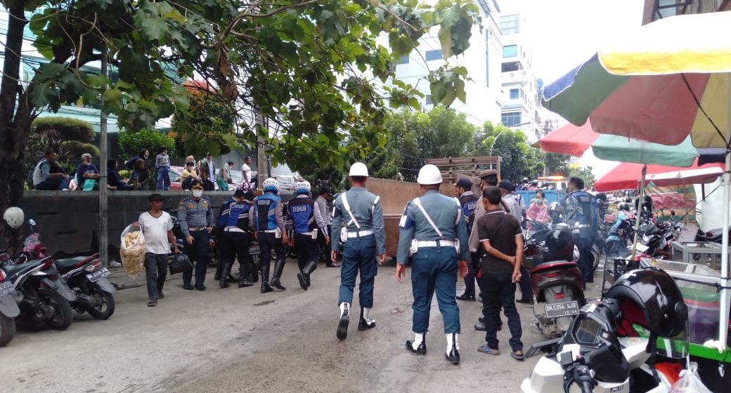 Pemko Medan Tertibkan Parkir Yang Menyalahi Aturan Diduga Milik Anggota Dewan