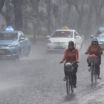 Hujan Berintensitas Sedang Hingga Lebat Awali Oktober Di kota Besar