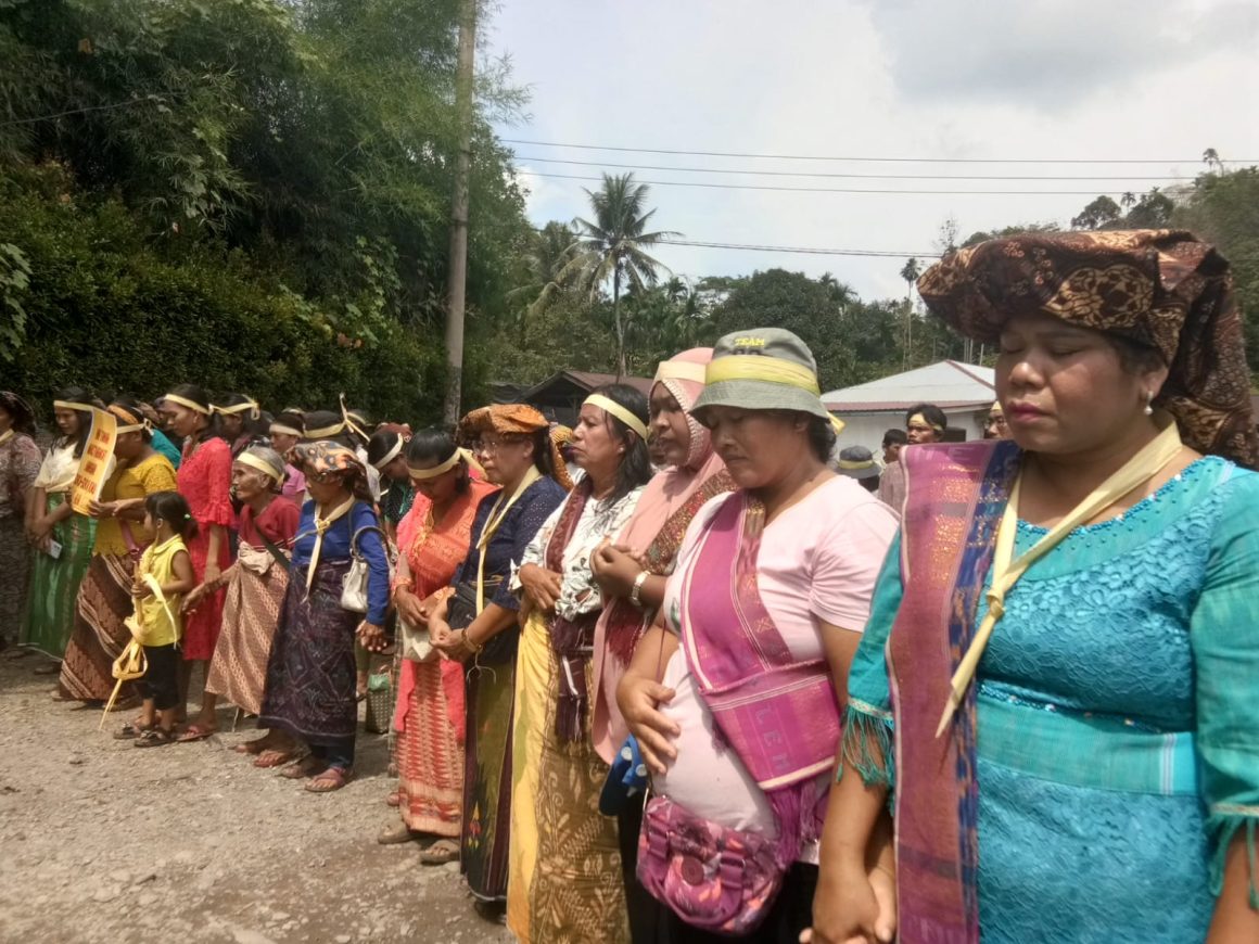 Ratusan Warga Desa Rambung Baru – Bingkawan Gelar Doa Bersama, Melawan Perampasan Lahan