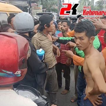 Pengendara Sepeda Motor Kritis, Supir Angkot Dihajar Masa