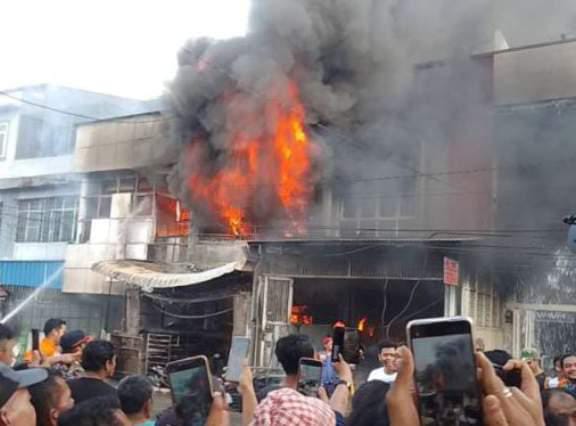 Puntungan Rokok Penyebab Terbakarnya 3 Unit Ruko Di Medan