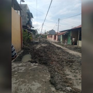 Jalan Akses Keluar Masuk Rumah Terganggu, Air PDAM Tidak dapat Dinikmati Masyarakat